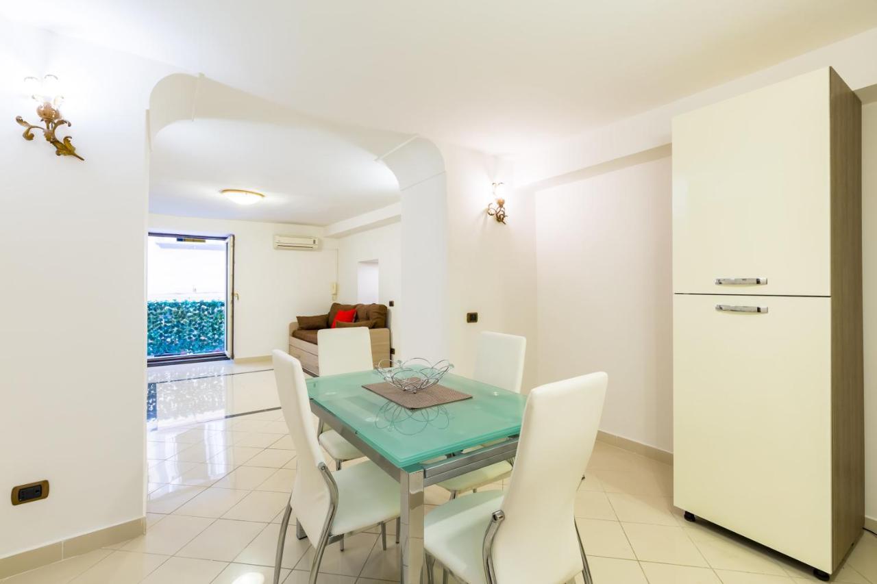 Qs1 - Indipendent Flat In Center Apartment Naples Exterior photo
